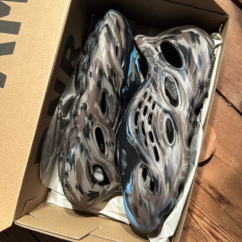 Yeezy Foam Runner NWT